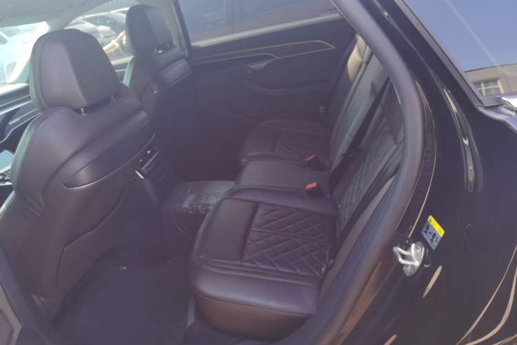 Used Audi A8 2022 A8L 50 TFSI quattro Comfort Edition Collector's Model Interior 4