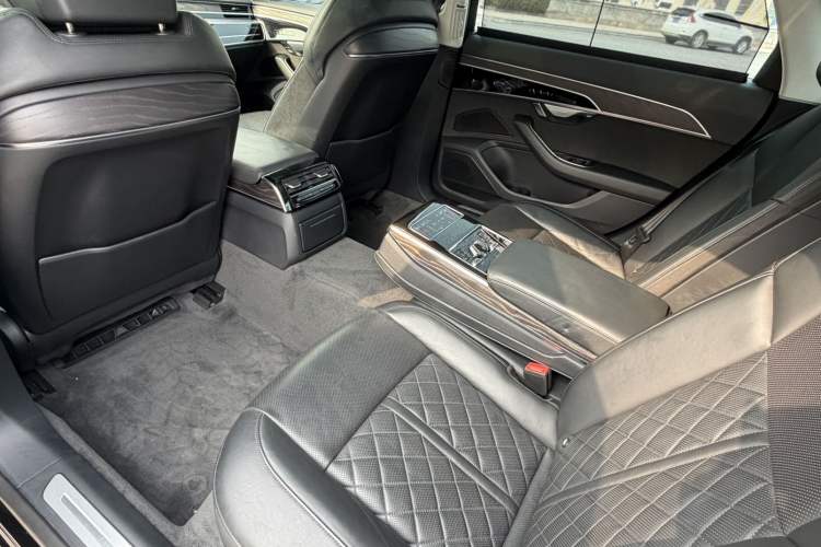 Used Audi A8 2022 A8L 50 TFSI quattro Comfort Edition Collector's Model Interior 5