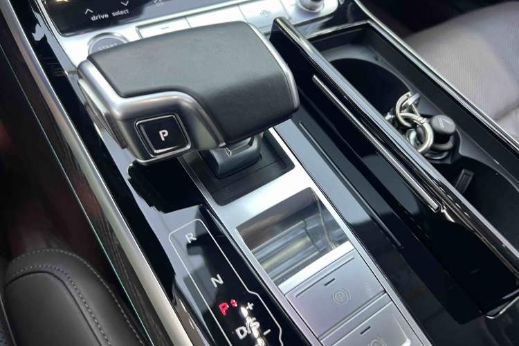 Used Audi A8 2022 A8L 50 TFSI quattro Comfort Edition Collector's Model Interior 6