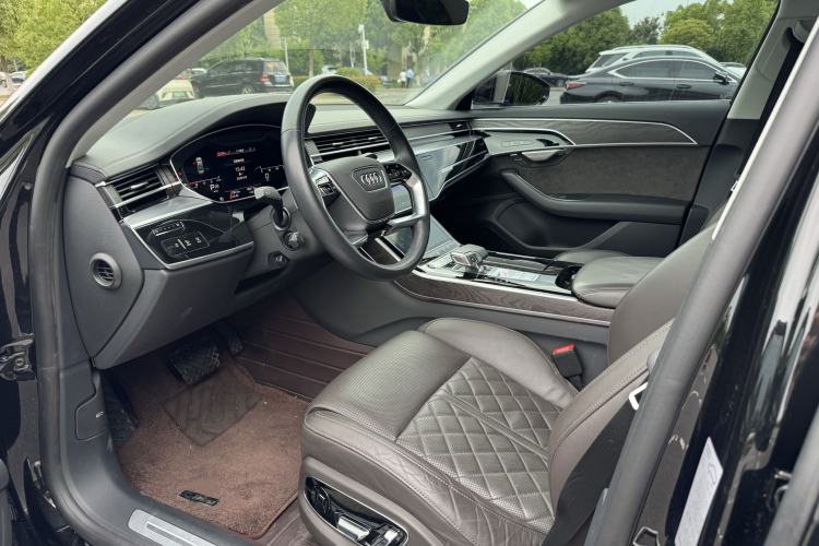 Used Audi A8 2022 A8L 50 TFSI quattro Comfort Edition Collector's Model Interior 7