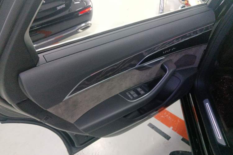 Used Audi A8 2022 A8L 50 TFSI quattro Comfort Edition Collector's Model Interior 8