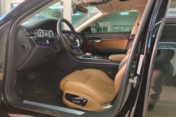 Used Audi A8 2022 A8L 50 TFSI quattro Comfort Edition Collector's Model Interior 8