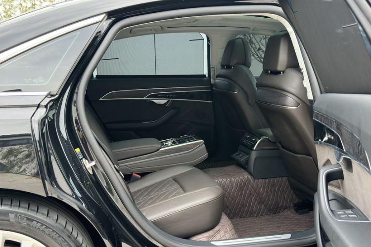 Used Audi A8 2022 A8L 50 TFSI quattro Comfort Edition Collector's Model Interior 8