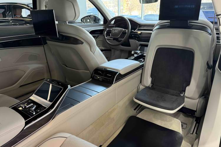 Used Audi A8 2022 A8L Horch Founder's Edition Classic Interior 8