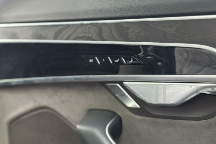 Used Audi A8 2022 A8L 50 TFSI quattro Comfort Edition Collector's Model Interior 9