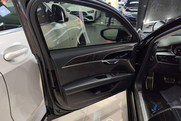 Used Audi A8 2022 A8L 50 TFSI quattro Comfort Edition Collector's Model Left Front Door Interior