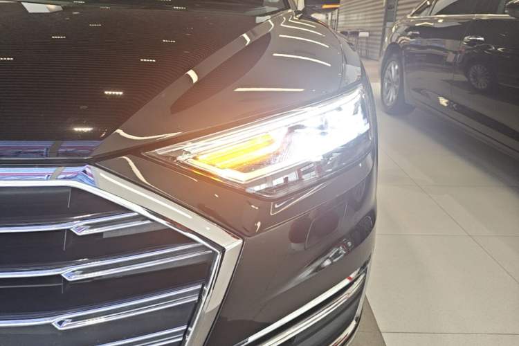Used Audi A8 2022 A8L 50 TFSI quattro Comfort Edition Collector's Model Left Front Headlight