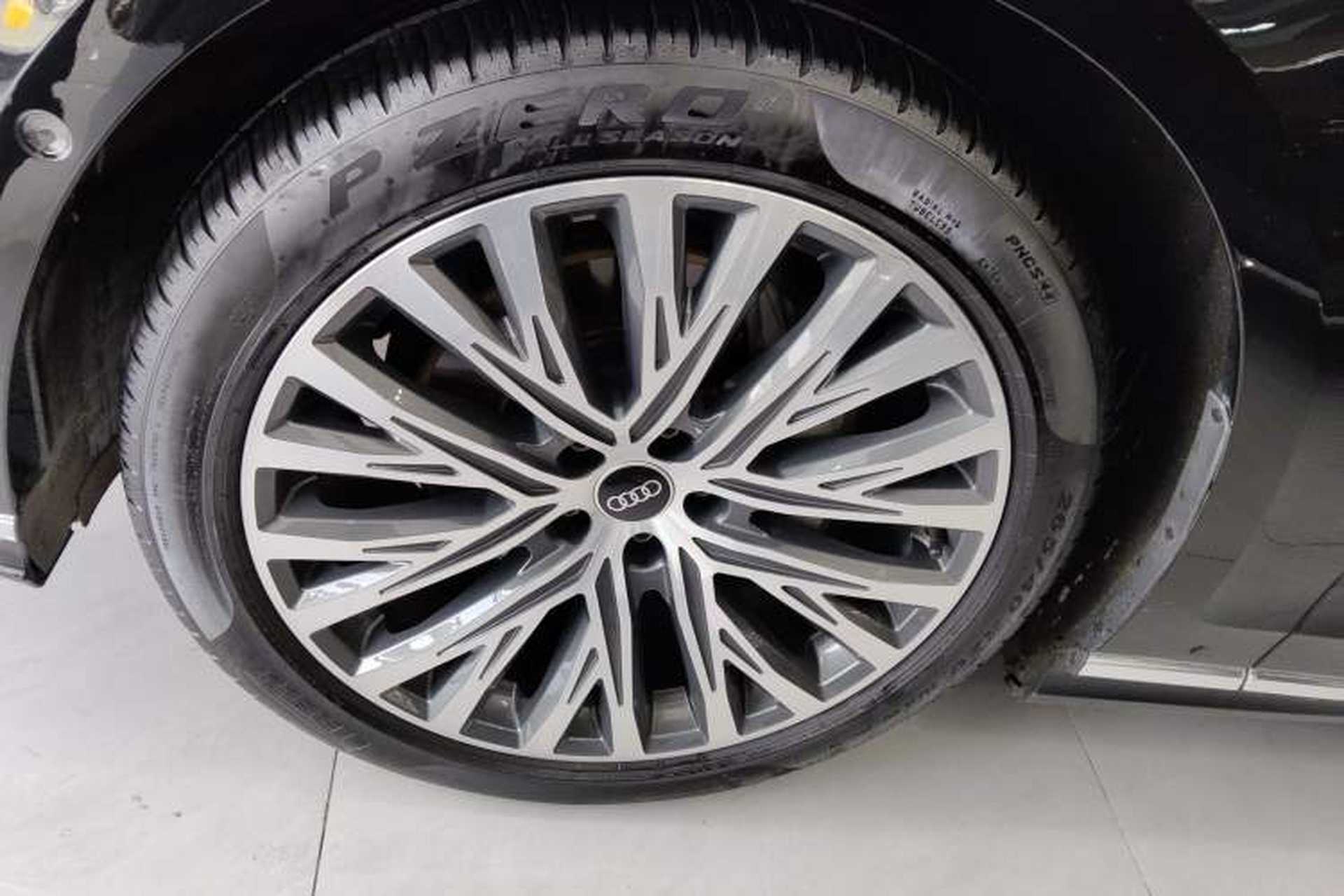 Used Audi A8 2022 A8L 50 TFSI quattro Comfort Edition Collector's Model Left Front Wheel Hub