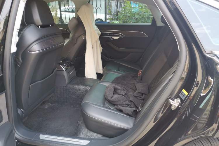 Used Audi A8 2022 A8L 50 TFSI quattro Comfort Edition Collector's Model Left Rear Seat