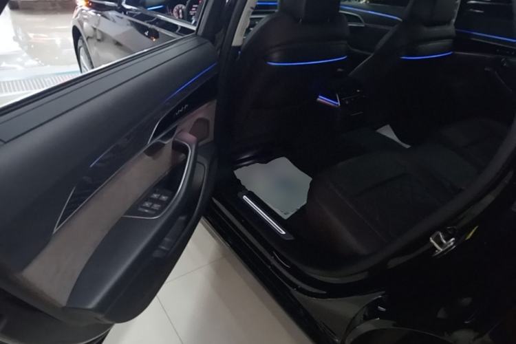 Used Audi A8 2022 A8L 50 TFSI quattro Comfort Edition Collector's Model Left Rear Seat