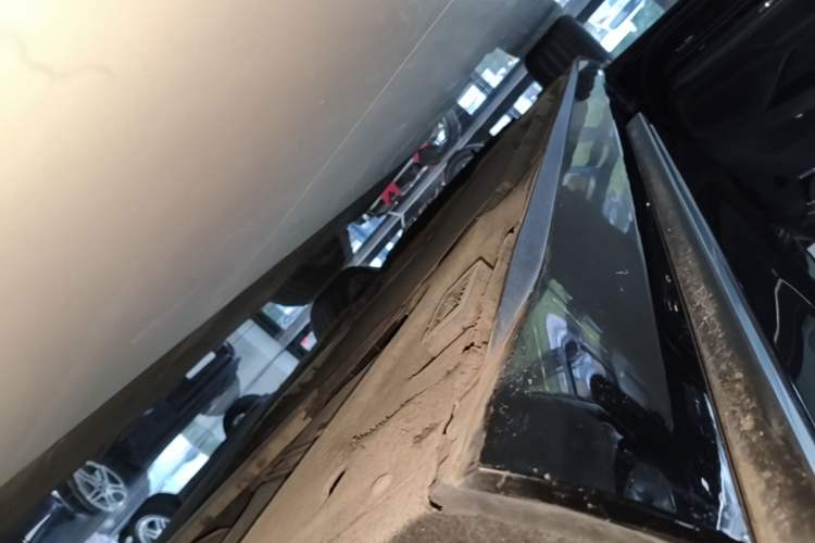 Used Audi A8 2022 A8L 50 TFSI quattro Comfort Edition Collector's Model Left Side Sill