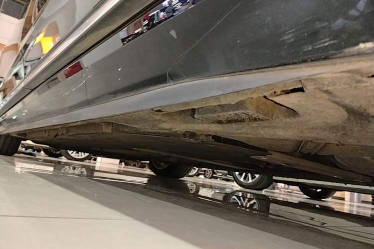 Used Audi A8 2022 A8L 50 TFSI quattro Comfort Edition Collector's Model Left Side Sill