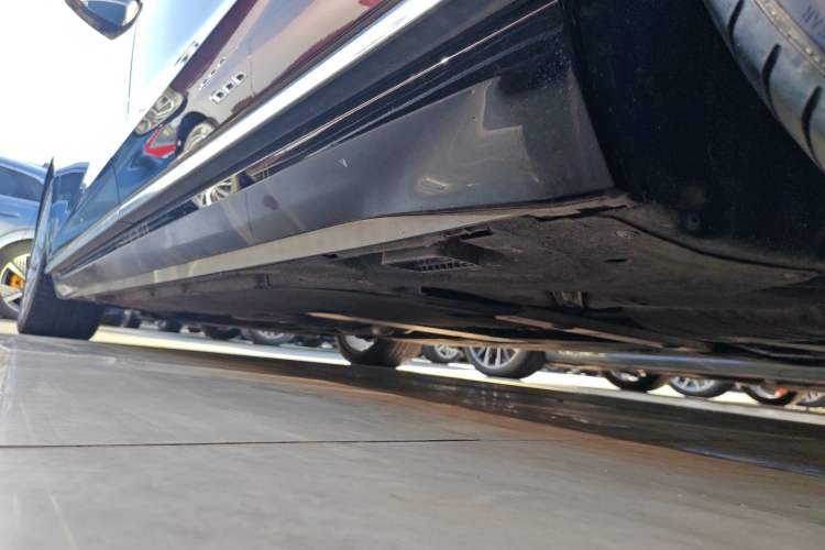 Used Audi A8 2022 A8L 50 TFSI quattro Luxury Collection Edition Left Side Sill