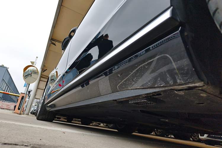 Used Audi A8 2022 A8L 50 TFSI quattro Comfort Edition Collector's Model Left Side Sill