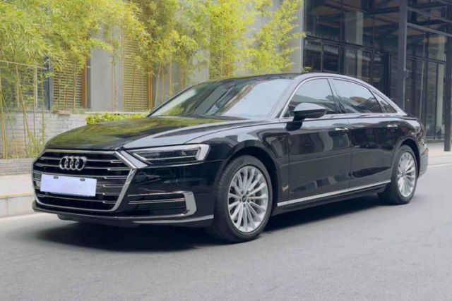 Audi A8 2022 A8L 50 TFSI quattro Comfort Edition Collector's Model de segunda mano