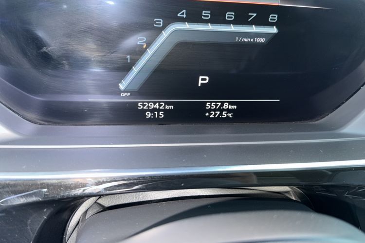 Used Audi A8 2022 A8L 50 TFSI quattro Comfort Edition Collector's Model Odometer Close Up