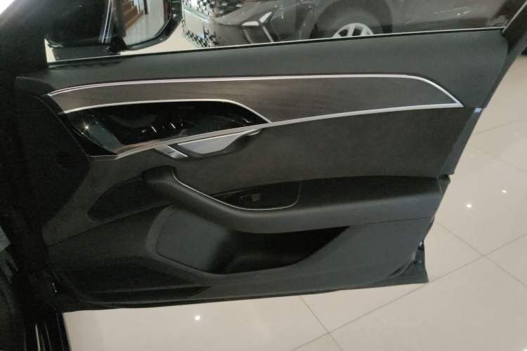 Used Audi A8 2022 A8L 50 TFSI quattro Comfort Edition Collector's Model Right Front Door Interior