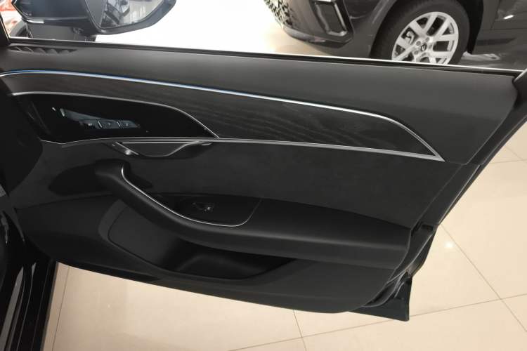 Used Audi A8 2022 A8L 50 TFSI quattro Comfort Edition Collector's Model Right Front Door Interior