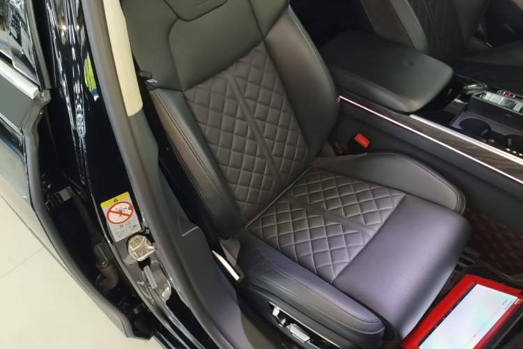 Used Audi A8 2022 A8L 50 TFSI quattro Comfort Edition Collector's Model Right Front Seat