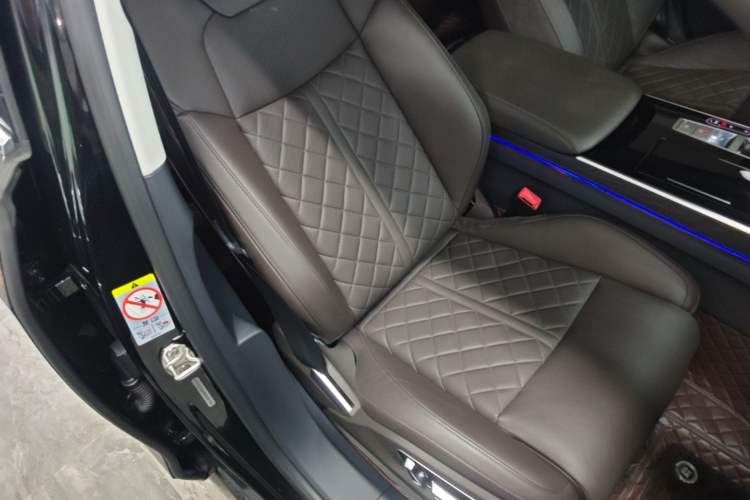 Used Audi A8 2022 A8L 50 TFSI quattro Comfort Edition Collector's Model Right Front Seat