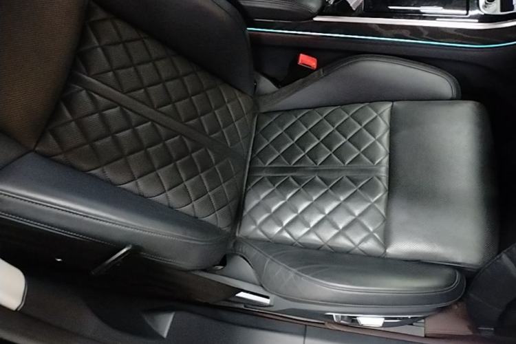 Used Audi A8 2022 A8L 50 TFSI quattro Comfort Edition Collector's Model Right Front Seat