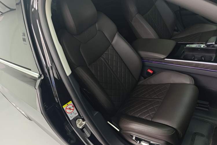 Used Audi A8 2022 A8L 50 TFSI quattro Comfort Edition Collector's Model Right Front Seat