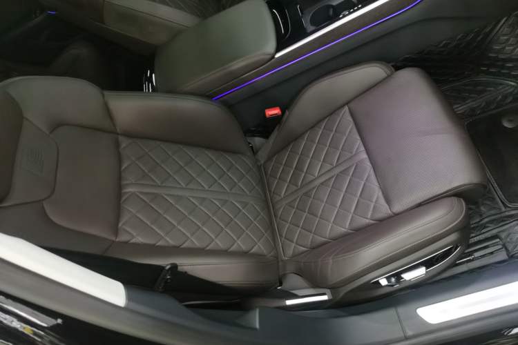 Used Audi A8 2022 A8L 50 TFSI quattro Comfort Edition Collector's Model Right Front Seat