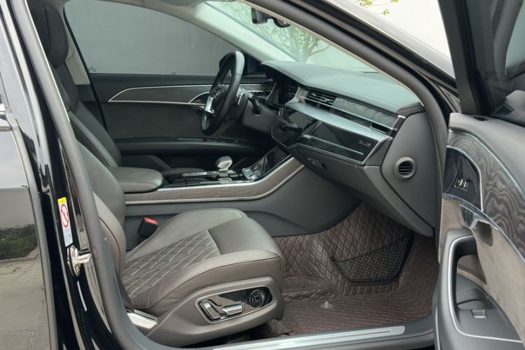 Used Audi A8 2022 A8L 50 TFSI quattro Comfort Edition Collector's Model Right Front Seat