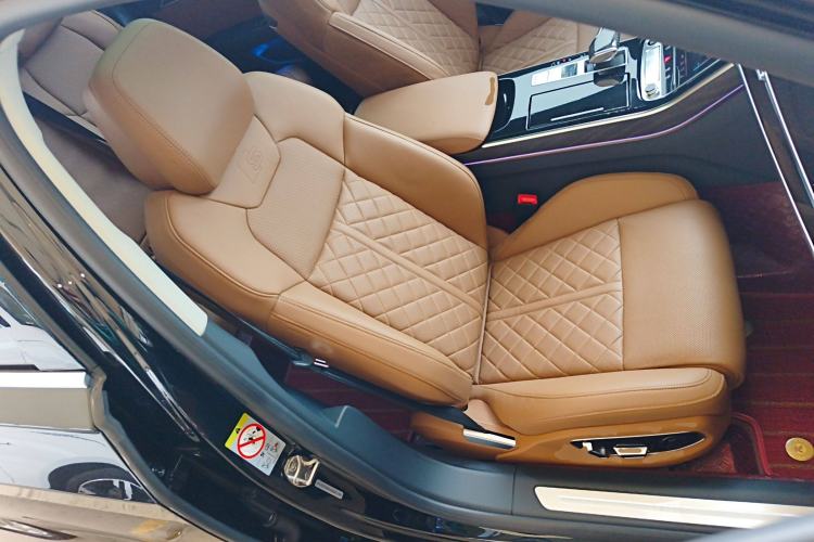 Used Audi A8 2022 A8L 50 TFSI quattro Comfort Edition Collector's Model Right Front Seat