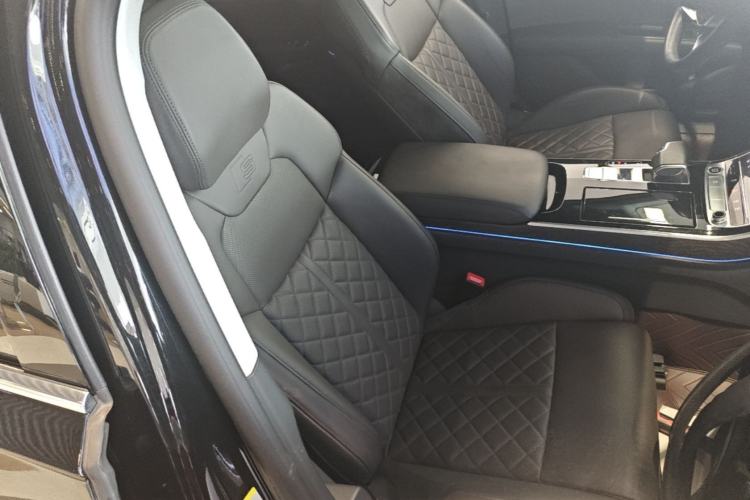 Used Audi A8 2022 A8L 50 TFSI quattro Comfort Edition Collector's Model Right Front Seat