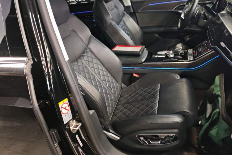 Used Audi A8 2022 A8L 50 TFSI quattro Comfort Edition Collector's Model Right Front Seat