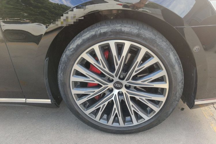 Used Audi A8 2022 A8L 55 TFSI quattro Luxury Edition Collector's Model Right Front Wheel Hub