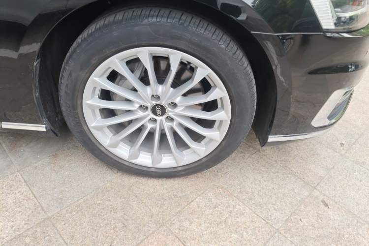Used Audi A8 2022 A8L 50 TFSI quattro Luxury Collection Edition Right Front Wheel Hub
