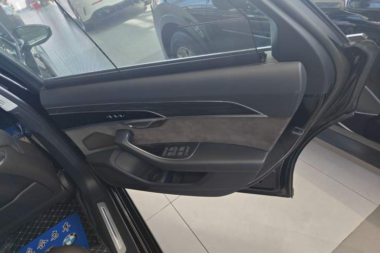 Used Audi A8 2022 A8L 50 TFSI quattro Comfort Edition Collector's Model Right Rear Door Interior