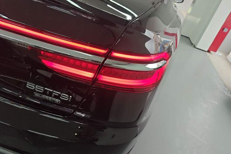 Used Audi A8 2022 A8L 50 TFSI quattro Comfort Edition Collector's Model Right Rear Taillight