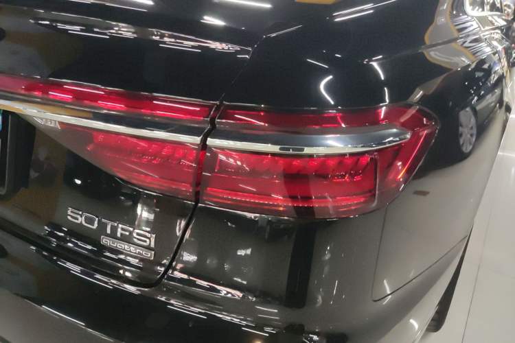 Used Audi A8 2022 A8L 50 TFSI quattro Comfort Edition Collector's Model Right Rear Taillight