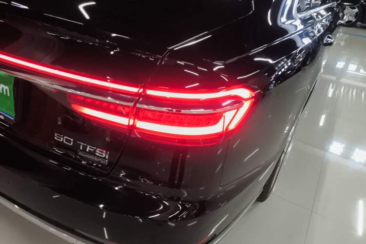 Used Audi A8 2022 A8L 50 TFSI quattro Comfort Edition Collector's Model Right Rear Taillight
