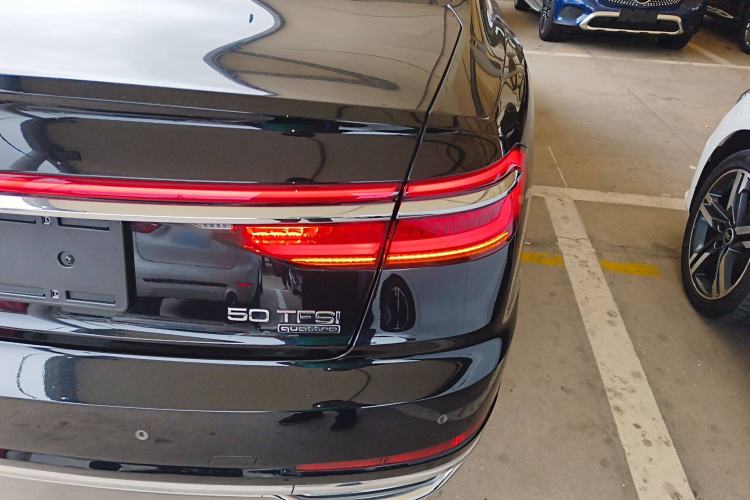Used Audi A8 2022 A8L 50 TFSI quattro Comfort Edition Collector's Model Right Rear Taillight