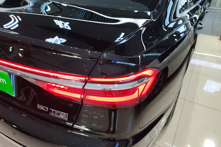 Used Audi A8 2022 A8L 50 TFSI quattro Comfort Edition Collector's Model Right Rear Taillight