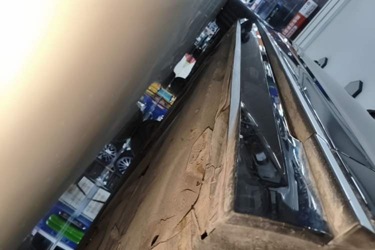 Used Audi A8 2022 A8L 50 TFSI quattro Comfort Edition Collector's Model Right Side Sill