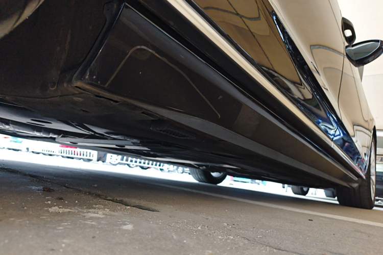Used Audi A8 2022 A8L 50 TFSI quattro Comfort Edition Collector's Model Right Side Sill