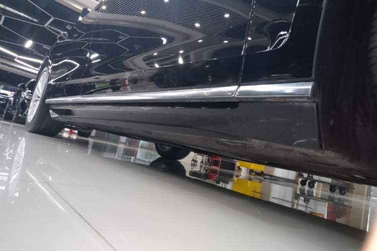 Used Audi A8 2022 A8L 50 TFSI quattro Comfort Edition Collector's Model Right Side Sill