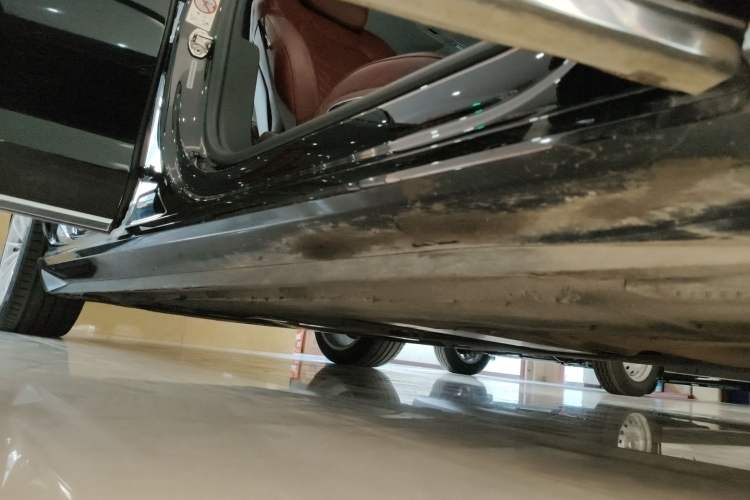 Used Audi A8 2022 A8L 50 TFSI quattro Comfort Edition Collector's Model Right Side Sill