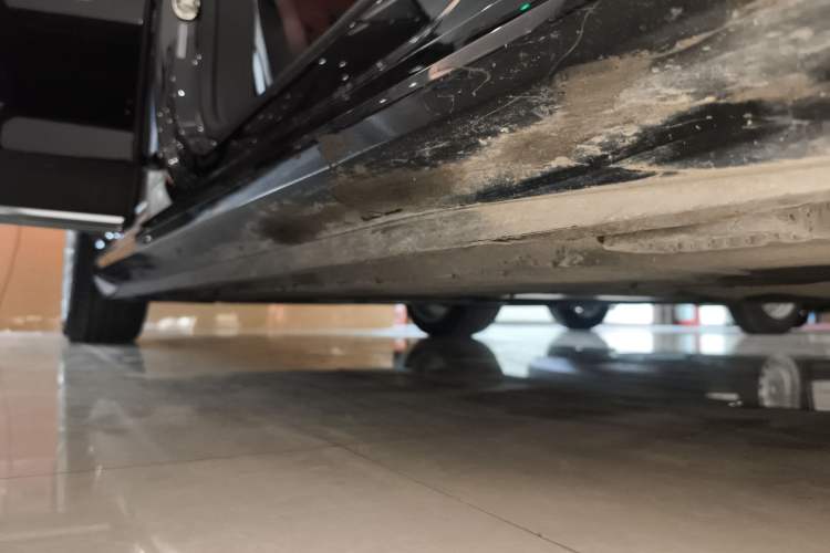 Used Audi A8 2022 A8L 50 TFSI quattro Comfort Edition Collector's Model Right Side Sill