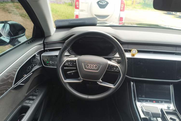 Used Audi A8 2022 A8L 50 TFSI quattro Comfort Edition Collector's Model Steering Wheel