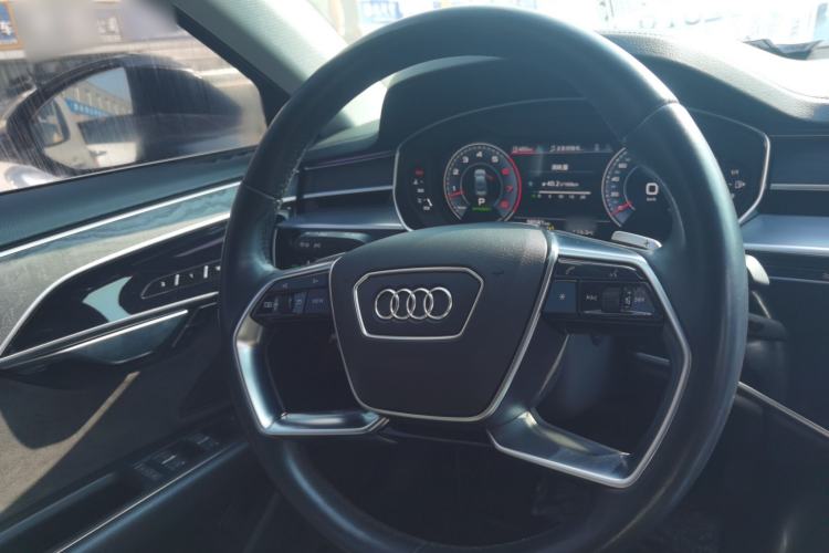 Used Audi A8 2022 A8L 50 TFSI quattro Comfort Edition Collector's Model Steering Wheel