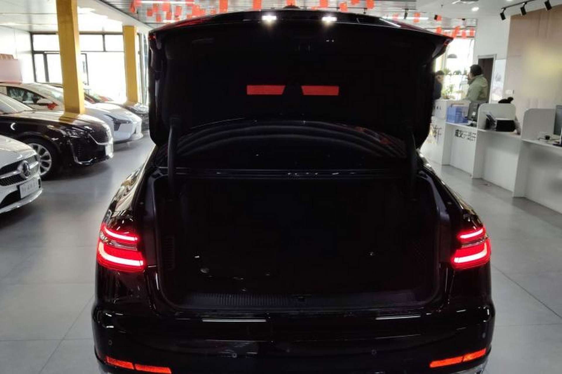 Used Audi A8 2022 A8L 50 TFSI quattro Comfort Edition Collector's Model Trunk