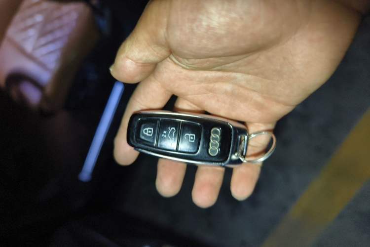 Used Audi A8 2022 A8L 50 TFSI quattro Luxury Collection Edition Vehicle Key