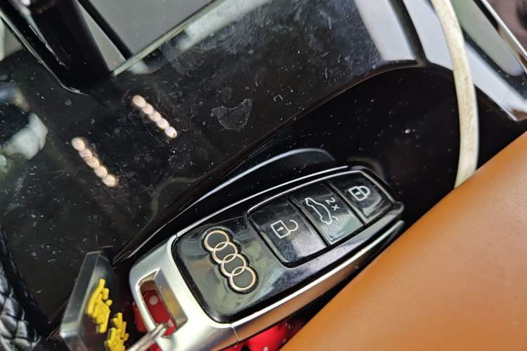 Used Audi A8 2022 A8L 50 TFSI quattro Comfort Edition Collector's Model Vehicle Key
