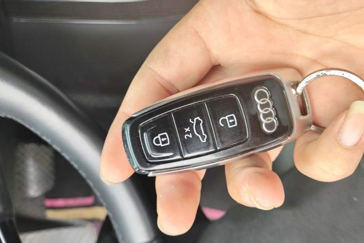 Used Audi A8 2022 A8L 50 TFSI quattro Comfort Edition Collector's Model Vehicle Key